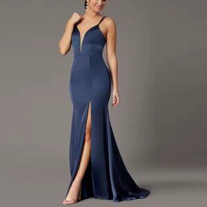 Elegant Blue Long Formal Dress with Plunge Neckline and Open Strappy Back Size 2